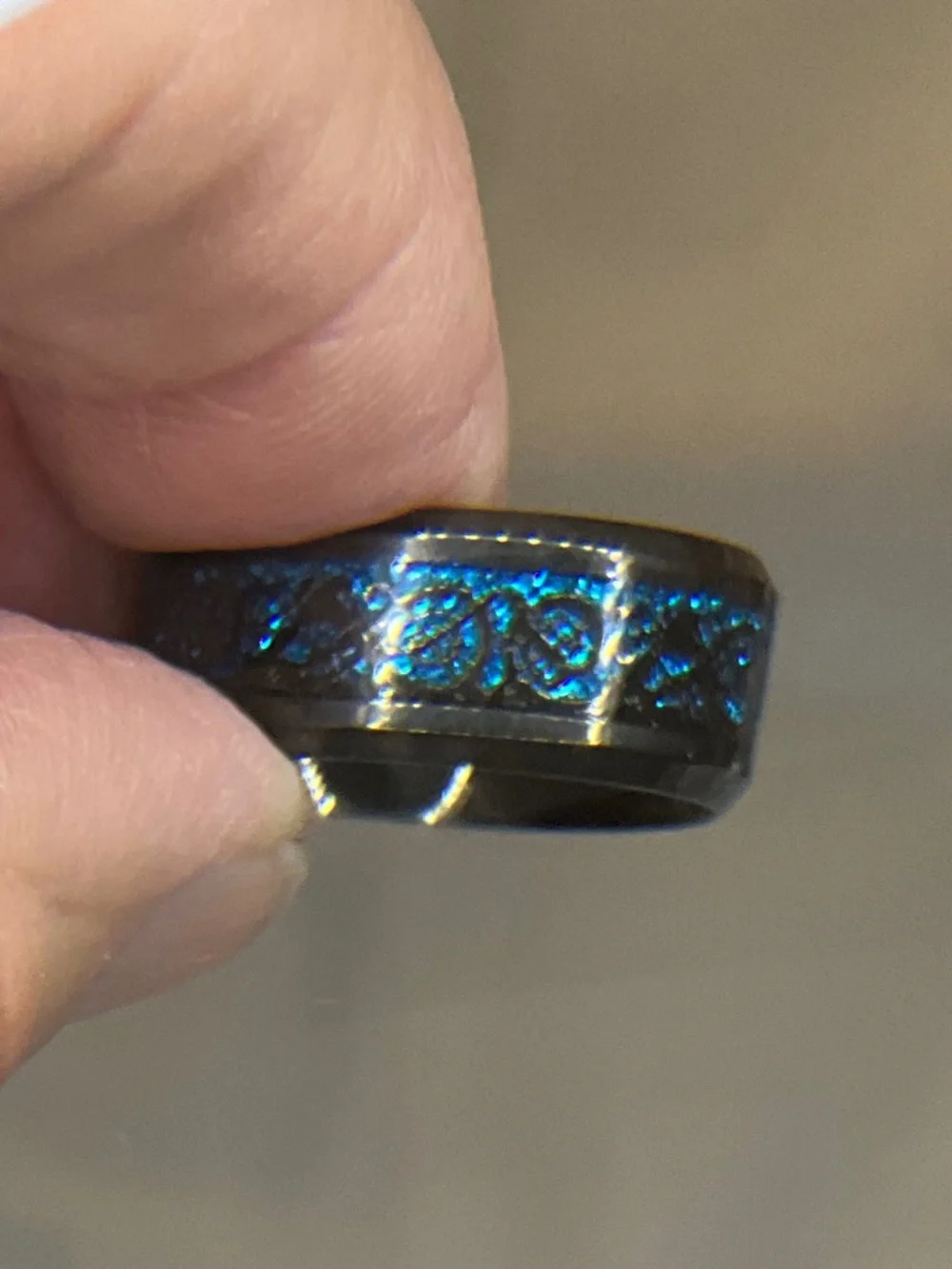 New‎ Men’s Size 11 Black Titanium Celtic Dragon Ring – 8mm Blue Inlay Band